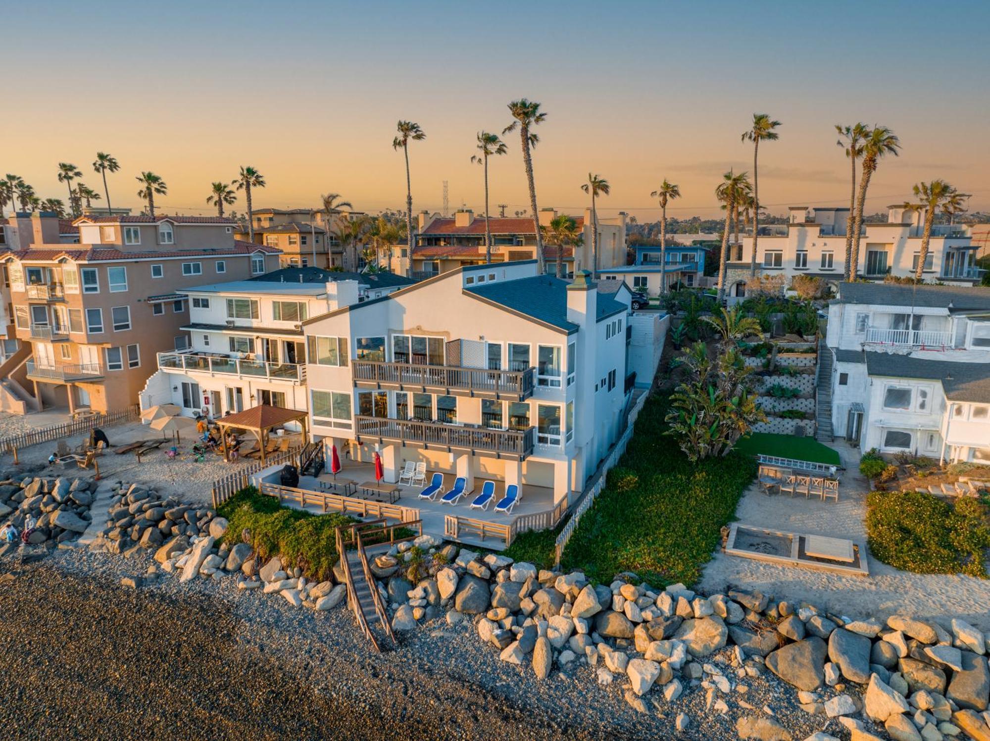 Oceanfront Family Getaway - Bbq - Oceanfront Seating Villa Oceanside Exterior photo