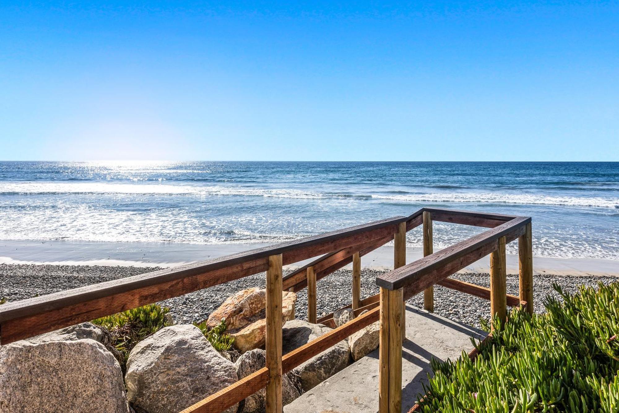 Oceanfront Family Getaway - Bbq - Oceanfront Seating Villa Oceanside Exterior photo